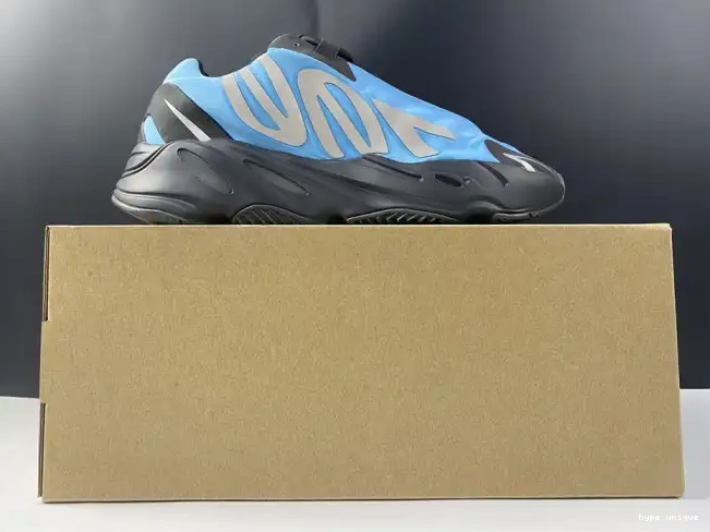 hype 700 Boost MNVN ADIDAS GZ3079 'Bright Yeezy Cyan' 0526